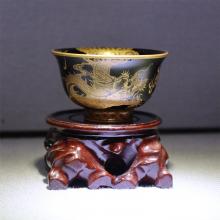 1头手绘工笔描金珐琅彩双龙黒釉压手杯