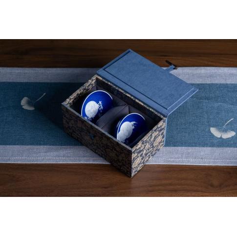 月华双瑞 洒蓝堆白对杯