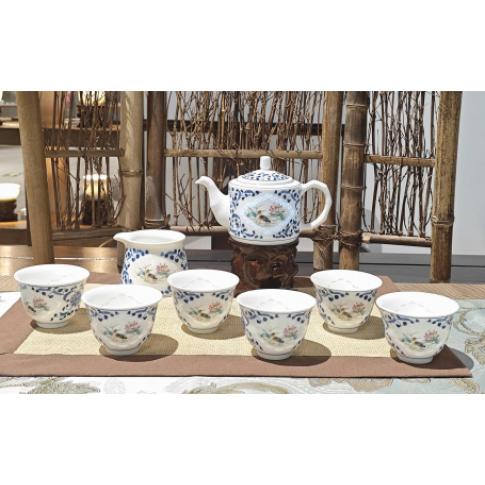 8头青花玲珑荷韵茶具