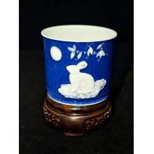 洒蓝堆白玉兔容天杯